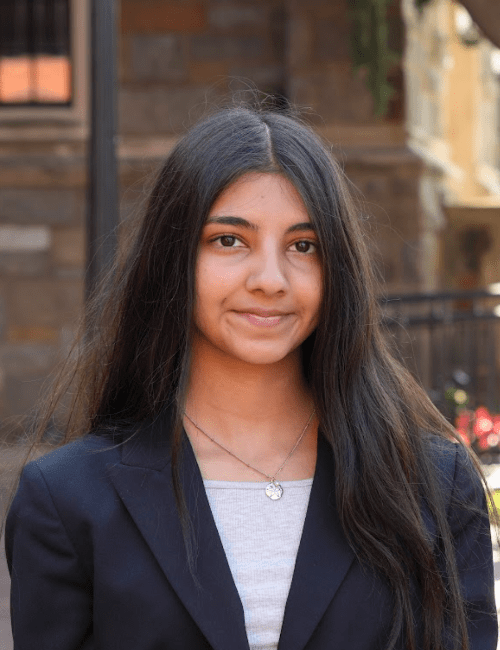 Business S1 Dhviti Dhruve Bio Photo AB min