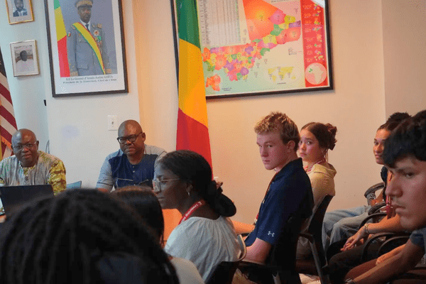 Business S1 Maxwell Komarek Mali Embassy AB min