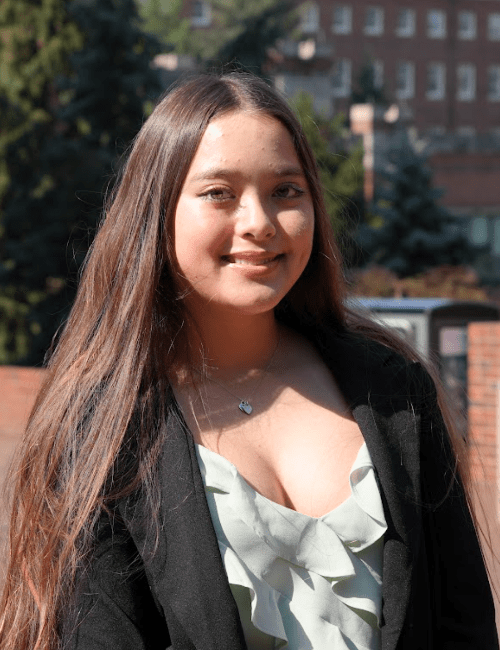 Business S1 Sophia Johnston Bio Photo AB min