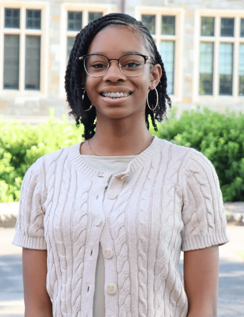 Jumpstart Laila Blackwell Bio Photo AB min