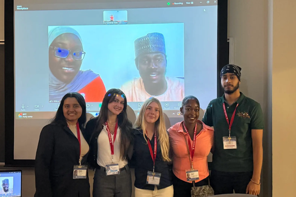 Business_S4_BP_Meeting_Marketing_Team_41