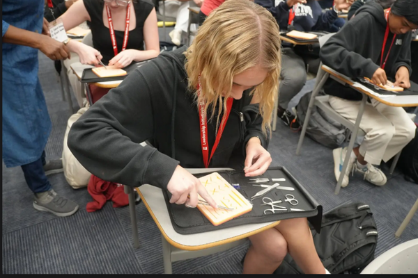 S3_Mira_Meeks_Sut_Cast