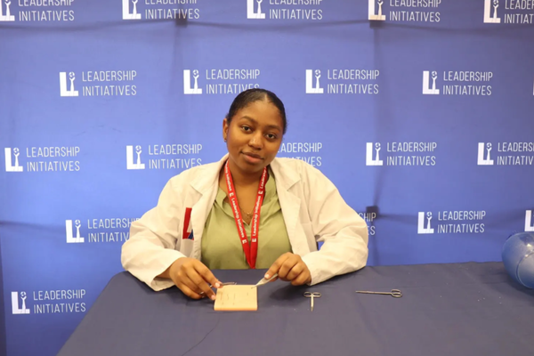 S3_Siana_Black_Sut_Cast