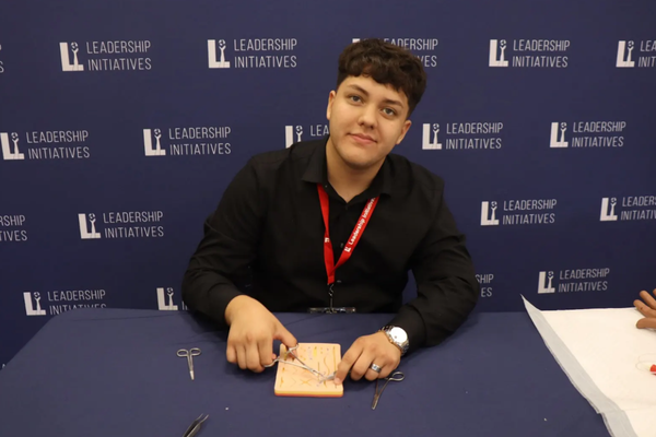 S4_Angel_Luquin_Suture