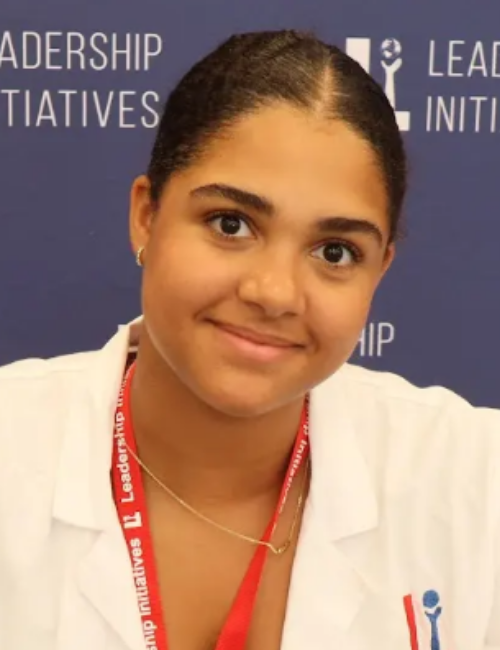 S4_Chloe_Shime_BioPhoto