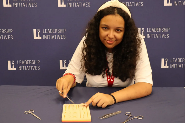 S4_Emily_Hurst_Suture