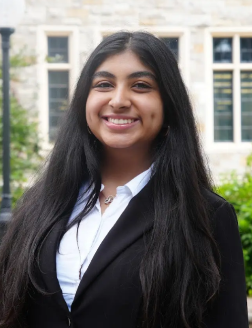 S4_Himanshi_Khakharia_BioPhoto1