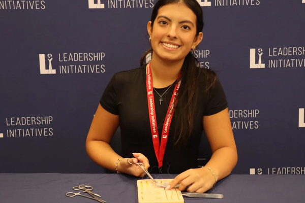 S4_Mia_Zambrano_Suture