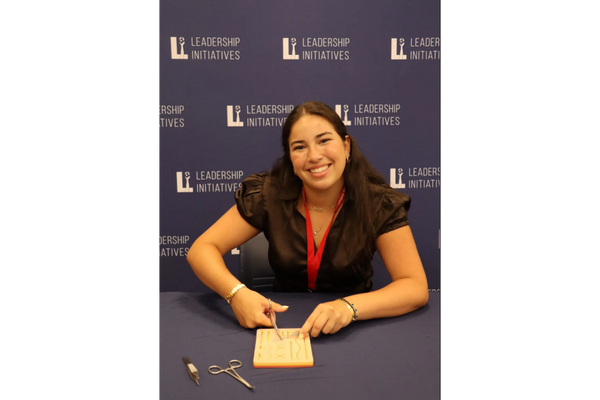 S4_Olivia_Gomez_Suture